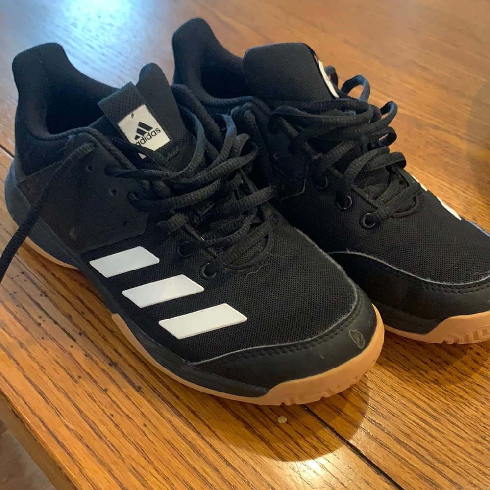 Youth Adidas volleyball/court sneakers, EUC